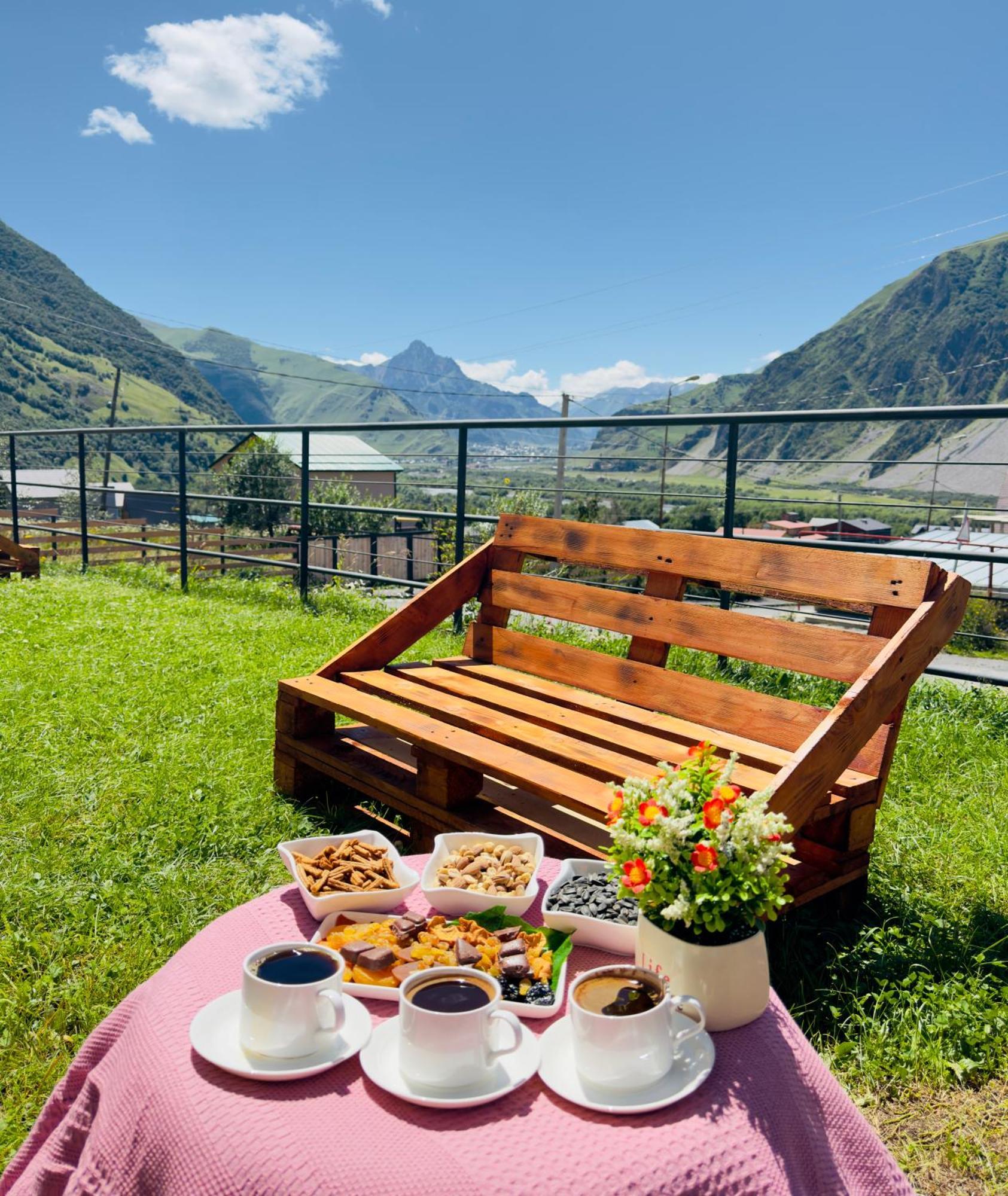 Chalet Kazbegi Hotel Exterior photo